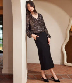 Blouson Sleeve Sequin V-Neck Top -Karen Kane Store 3L39501 BRO karenkane 2025 fall 00 1